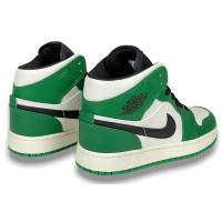 Кроссовки Nike Air Jordan 1 Retro High Lucky Green зеленые с белым